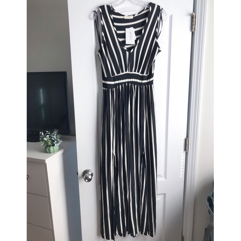 🔅SALE🔅NWT Striped Maxi Dress